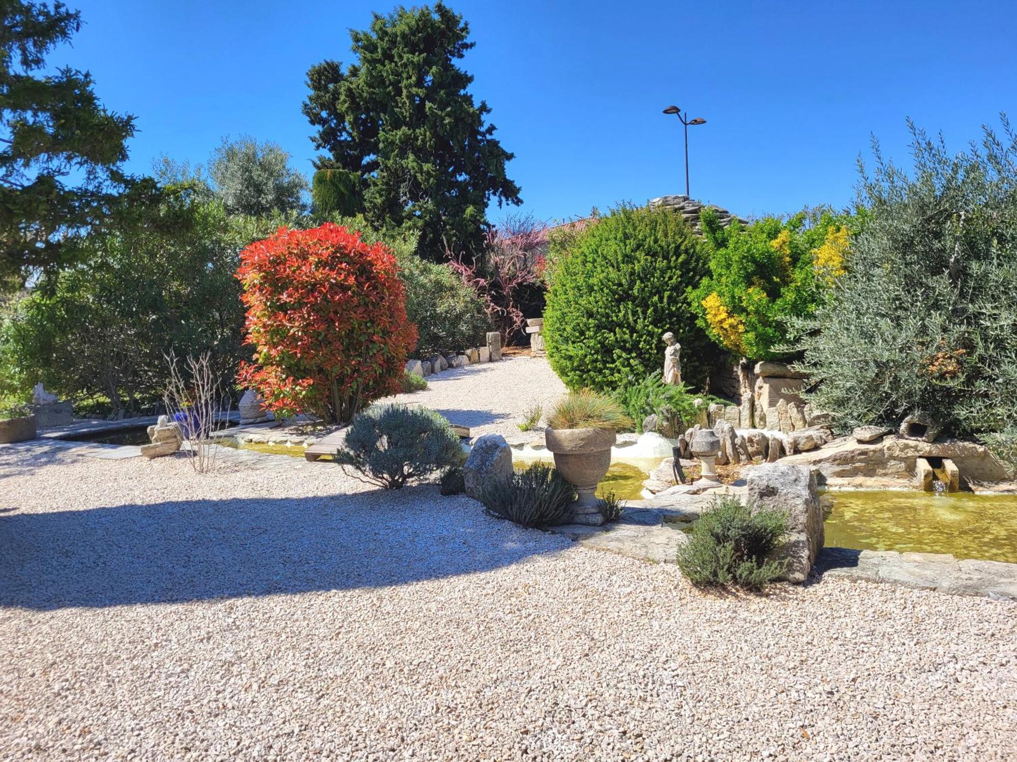 La Massette du Cheval Blanc Villa de caractère en pierre sèche LʼIsle-sur-la-Sorgue Esterno foto